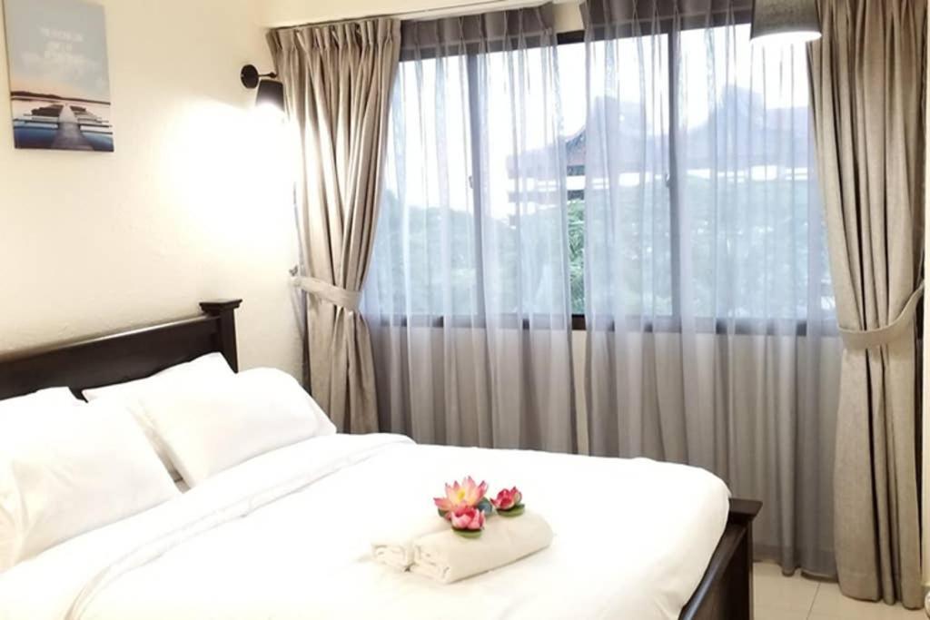 Poolview Resort Batu Ferringhi 502 - 2 Rooms Exterior photo