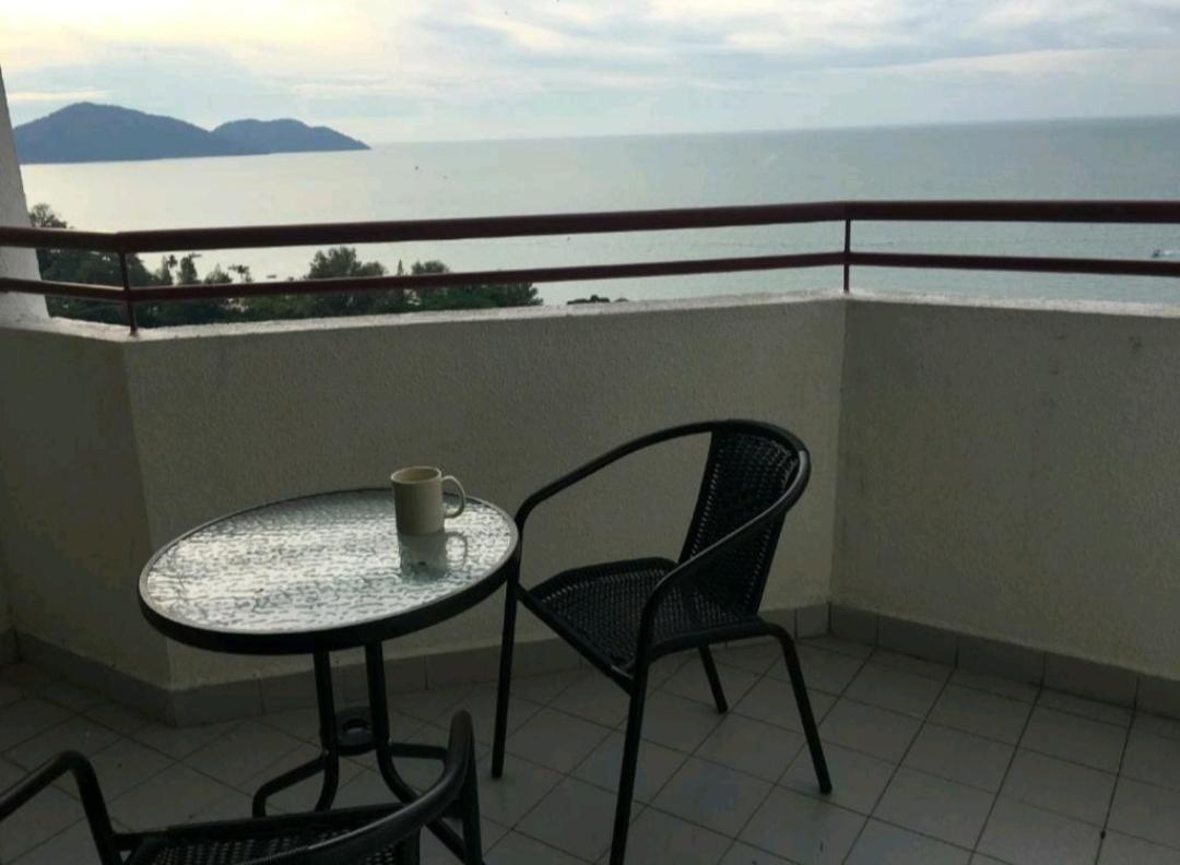 Poolview Resort Batu Ferringhi 502 - 2 Rooms Exterior photo